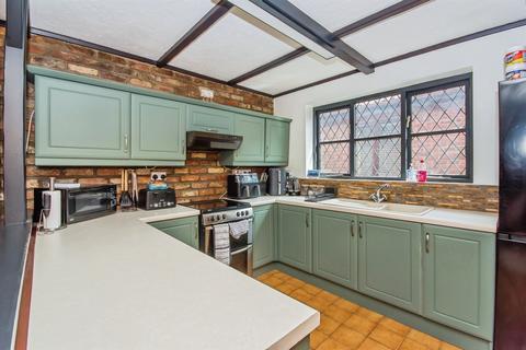 2 bedroom detached bungalow for sale, Carlton Close, Leverington, Wisbech