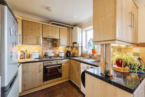 3 bedroom semi-detached house to rent, Seymour Avenue, BRANDON
