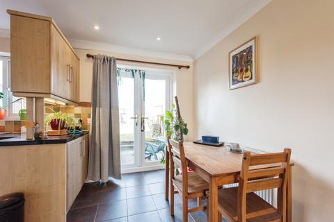 3 bedroom semi-detached house to rent, Seymour Avenue, BRANDON