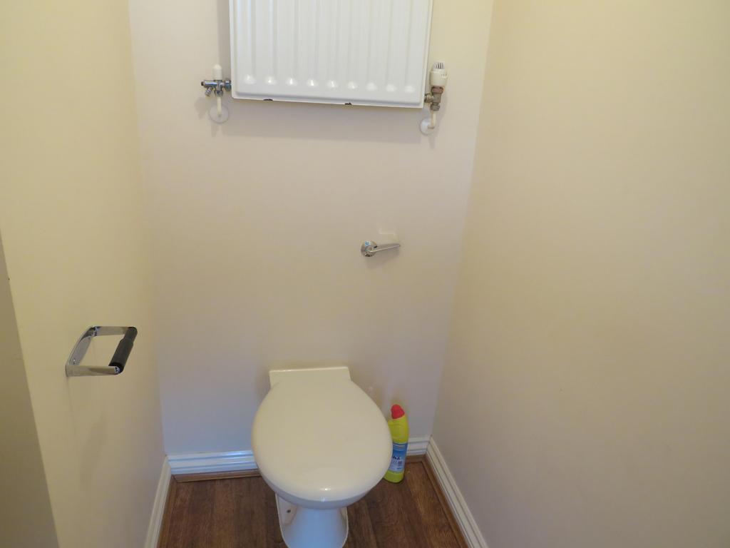 Cloakroom/wc
