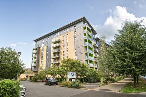 2 bedroom apartment for sale, Lakeside Drive, London