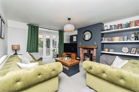 4 bedroom detached house for sale, Chatsworth Avenue, Pontefract