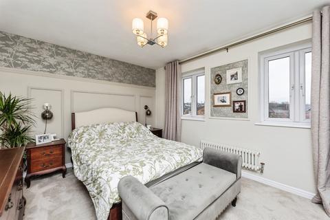 4 bedroom detached house for sale, Chatsworth Avenue, Pontefract