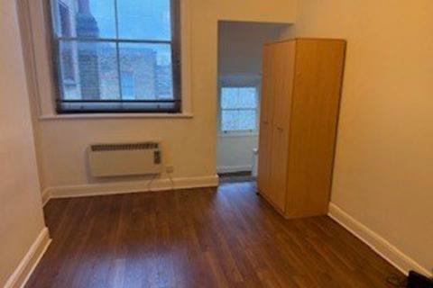 Studio to rent, Kilburn High Road, Kilburn