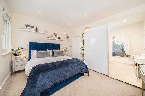 2 bedroom flat for sale, Oak Hill Road, Surbiton KT6