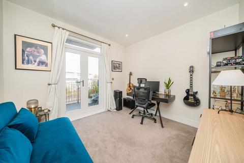 2 bedroom flat for sale, Oak Hill Road, Surbiton KT6