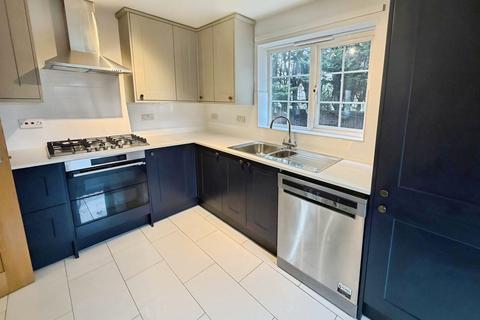 undefined, Ross Close, LINCOLN