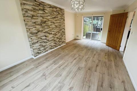 undefined, Ross Close, LINCOLN