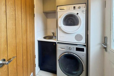 undefined, Ross Close, LINCOLN