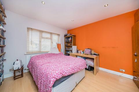 3 bedroom semi-detached house for sale, Hamilton Avenue, Surbiton KT6