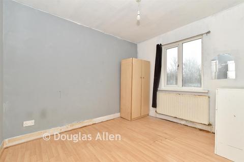 2 bedroom terraced house for sale, Stokes Road, London