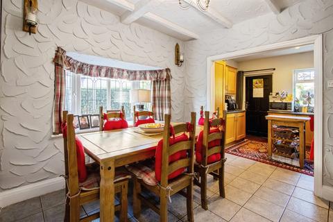 4 bedroom detached house for sale, Ring Road, Seacroft, LEEDS
