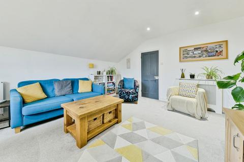 2 bedroom apartment for sale, New Road, Hertford