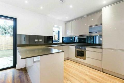 2 bedroom detached house to rent, Edeleny Close, East Finchley, London, N2