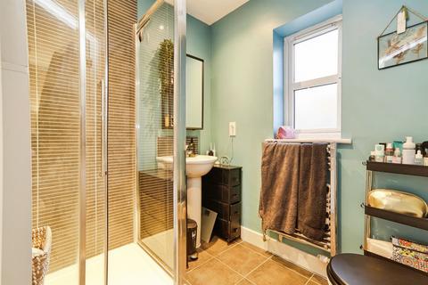 3 bedroom end of terrace house for sale, Palmer Green, Farsley, Pudsey