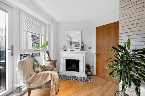 1 bedroom flat for sale, Silwood Street, London