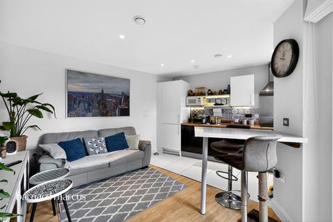 1 bedroom flat for sale, Silwood Street, London