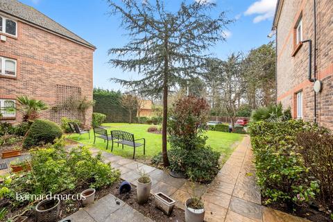 3 bedroom flat for sale, High Road, London