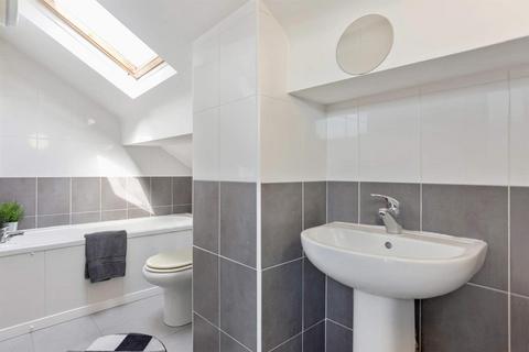 4 bedroom flat to rent, 86a BURLEY ROAD, LEEDS