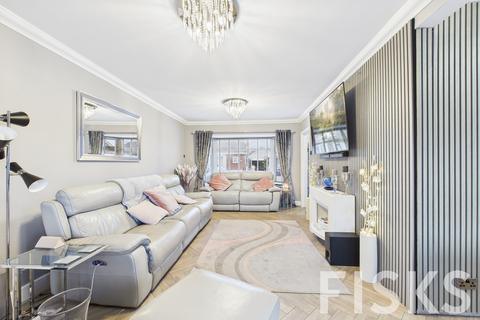 4 bedroom detached house for sale, Chapman Road, Canvey Island, SS8