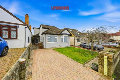 4 bedroom detached bungalow for sale, Heathview Avenue, Crayford, Dartford