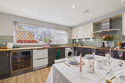 3 bedroom semi-detached house for sale, Westbrook Crescent, Gilberdyke