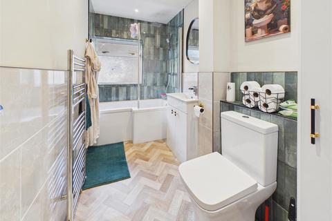 3 bedroom semi-detached house for sale, Westbrook Crescent, Gilberdyke