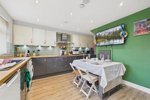 3 bedroom semi-detached house for sale, Westbrook Crescent, Gilberdyke