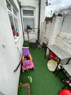 2 bedroom terraced house to rent, Portland Street, Stoke-On-Trent