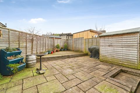 undefined, Shaw Leys, Yeadon, Leeds