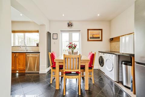 undefined, Shaw Leys, Yeadon, Leeds