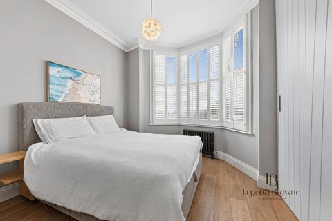 2 bedroom flat for sale, Donaldson Road, NW6