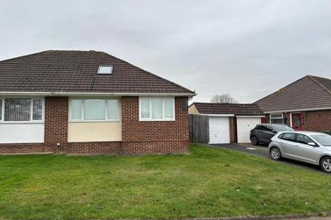 3 bedroom semi-detached bungalow to rent, Trevor Drive, Maidstone ME16