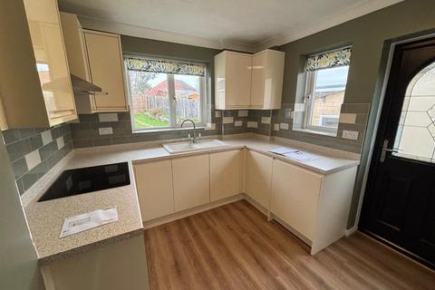 3 bedroom semi-detached bungalow to rent, Trevor Drive, Maidstone ME16