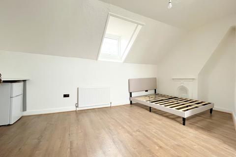 House of multiple occupation to rent, Clifftown Road, Southend-on-Sea SS1