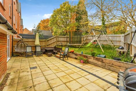 4 bedroom semi-detached house for sale, Little Pithfield, Haywards Heath