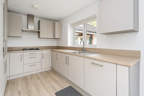 4 bedroom semi-detached house for sale, Little Pithfield, Haywards Heath