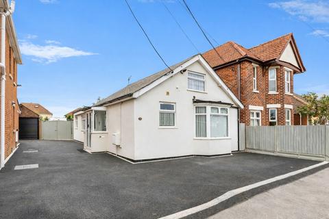 2 bedroom detached bungalow for sale, Mayfield Avenue, Totton, Southampton