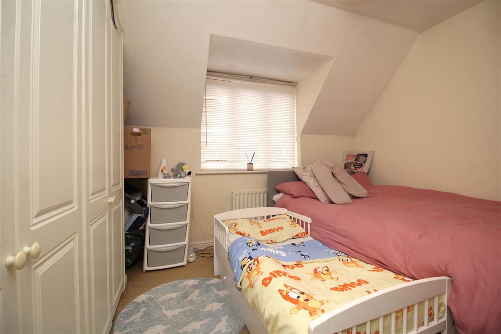 Bedroom 1 .JPG