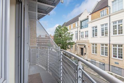 2 bedroom flat for sale, Naoroji Street, London WC1X