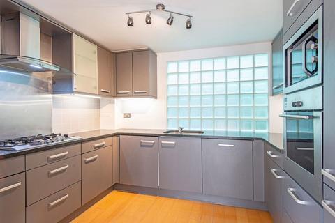2 bedroom flat for sale, Naoroji Street, London WC1X