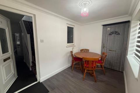 4 bedroom house to rent, Dereham Road, Norwich NR5