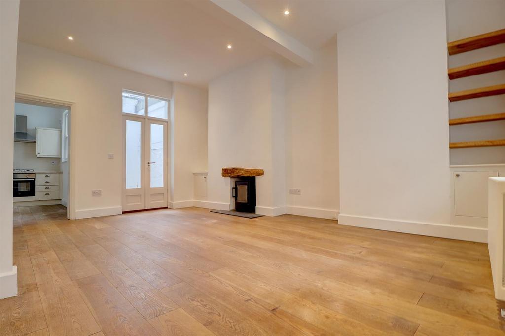 Living Space 1.jpg
