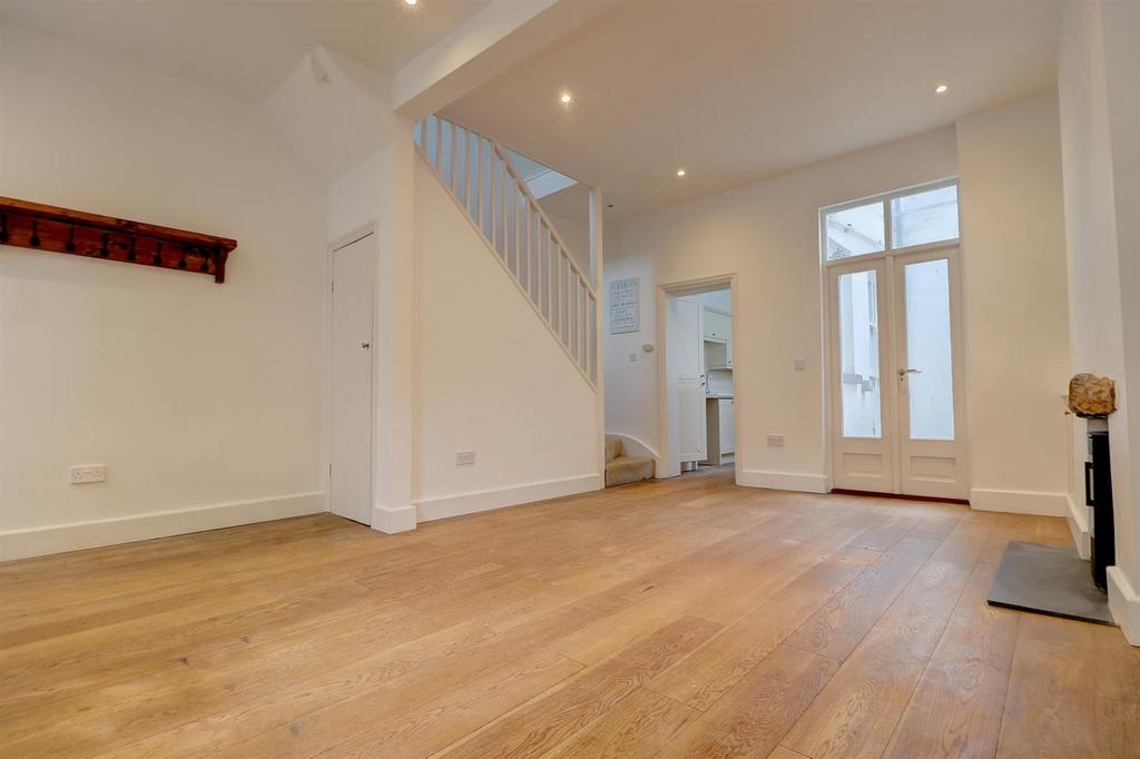 Living Space 2.jpg