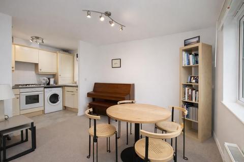 1 bedroom flat for sale, Queens Court,Bennington Drive, Borehamwood