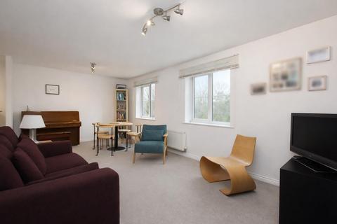 1 bedroom flat for sale, Queens Court,Bennington Drive, Borehamwood