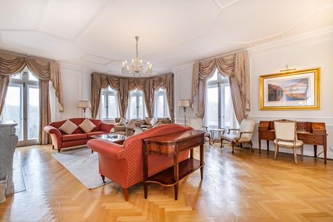 6 bedroom flat to rent, Kensington Road London W8