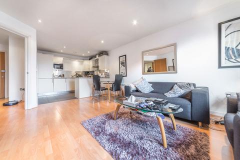 1 bedroom flat to rent, Horse Shoe Court, Clerkenwell EC1V