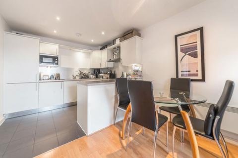 1 bedroom flat to rent, Horse Shoe Court, Clerkenwell EC1V