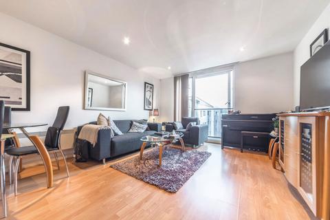 1 bedroom flat to rent, Horse Shoe Court, Clerkenwell EC1V